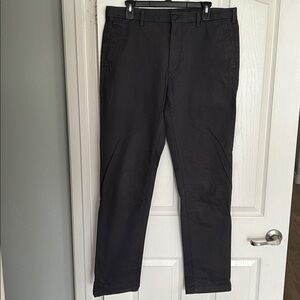 Uniqlo Size 34 Charcoal Gray Chino Pants